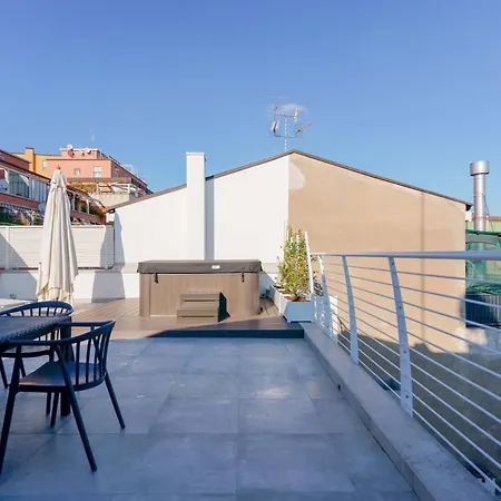 The Rooftop Apartman *
